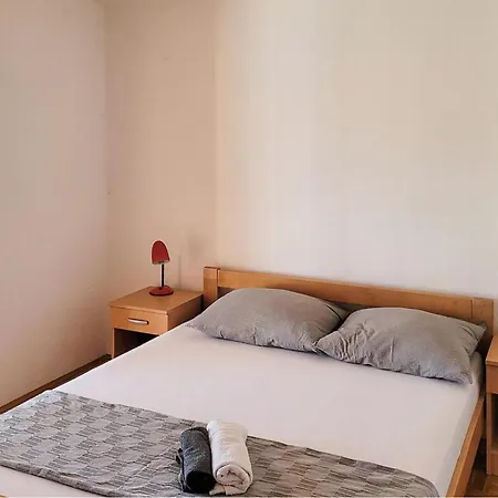 4 Bedroom Awesome In Krusevo בית נופש