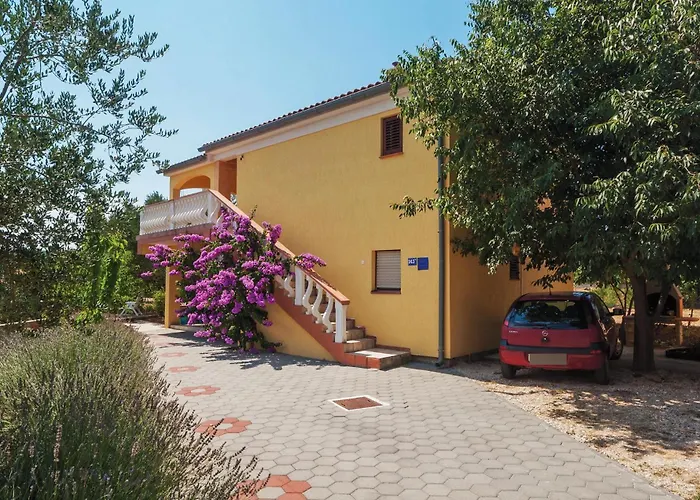 Dom wakacyjny Four-bedroom With Sea View 05