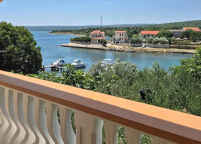 Dom wakacyjny Four-bedroom With Sea View 05