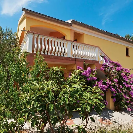 Four-bedroom With Sea View 05 Dom wakacyjny Kruševo