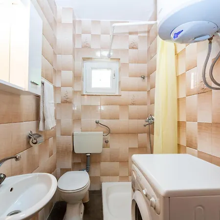 Casa de Férias 4 Bedroom Awesome In Krusevo *