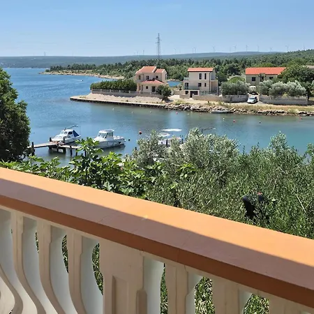 Dom wakacyjny Four-bedroom With Sea View 05